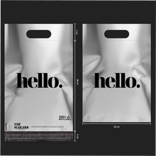 Cargar imagen en el visor de la galería, 30cm x 35cm Bolsa con Agarradera "Hello- Plateada Negra Premium" (100 Piezas)