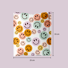 Cargar imagen en el visor de la galería, Bolsa de envío 25x33 cm | Burbuja Happy Faces – Pack 100 piezas