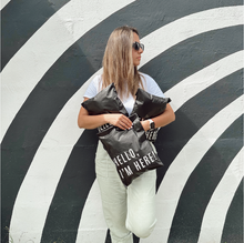 Cargar imagen en el visor de la galería, 25cm x 33cm Bolsa "Hello, Im Here Black" (100 Piezas)