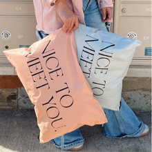 Cargar imagen en el visor de la galería, 35cm x 48cm Bolsa Mix Pack "Nice To Meet You" (100 Piezas)
