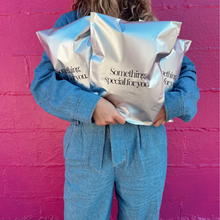 Cargar imagen en el visor de la galería, 25cm x 33cm Bolsa "Something Special For You" - Plateada Premium (100 piezas)