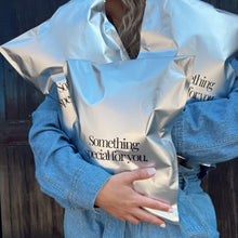 Cargar imagen en el visor de la galería, Bolsa de envío premium 25x33 cm | Something Special For you – Pack 100 piezas