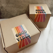 Cargar imagen en el visor de la galería, Sticker para caja "Good Vibes"