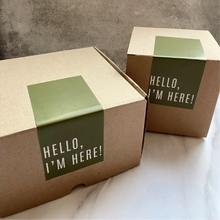 Cargar imagen en el visor de la galería, Stickers para cajas 8x 18 cm | Hello, I'm Here Green