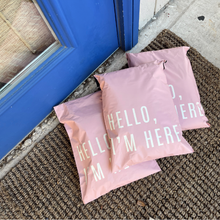 Cargar imagen en el visor de la galería, Bolsa de envío 25x33 cm | Hello I'm Here Pink – Pack 100 piezas
