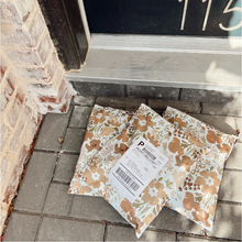 Cargar imagen en el visor de la galería, Bolsa de envío 25x33 cm | Nude Flowers – Pack 100 piezas