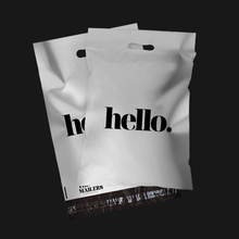 Cargar imagen en el visor de la galería, 30cm x 35cm Bolsa con Agarradera "Hello- Plateada Negra Premium" (100 Piezas)
