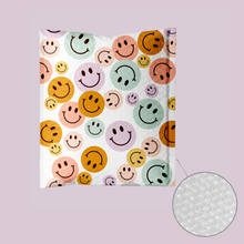 Cargar imagen en el visor de la galería, 25cm x 33cm Sobre Burbuja &quot;Happy Faces&quot; (50 Piezas)
