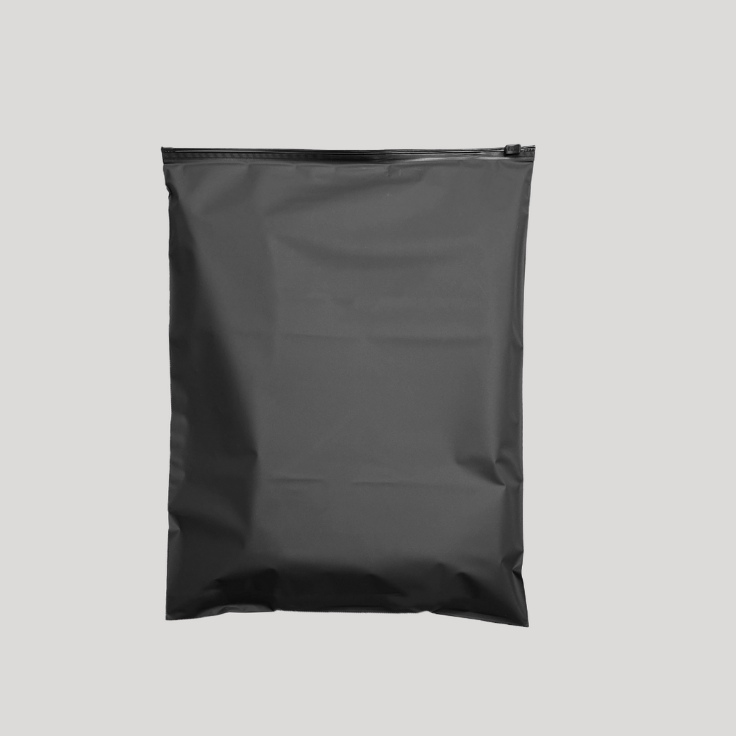 24cm x 30cm Bolsa Frosted Negra con Zipper 