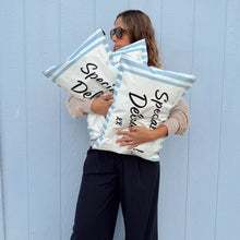 Cargar imagen en el visor de la galería, Bolsa de envío 35x48 cm | Special Delivery  – Pack 100 piezas
